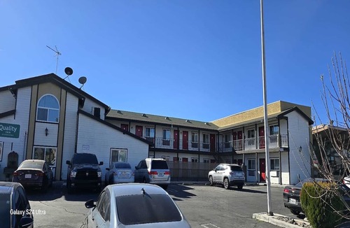 Victorville Apartment | King Bed|Smk|Victorville CA