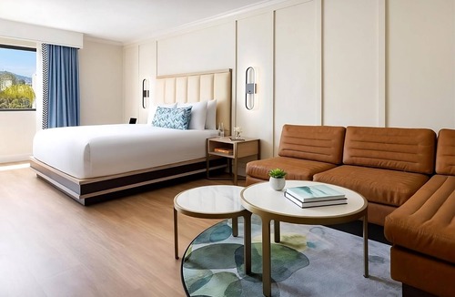 Calabasas Hotel | King Premium, The Anza A Calabasas Hotel, Pool, Steps from Lake Calabasas Park