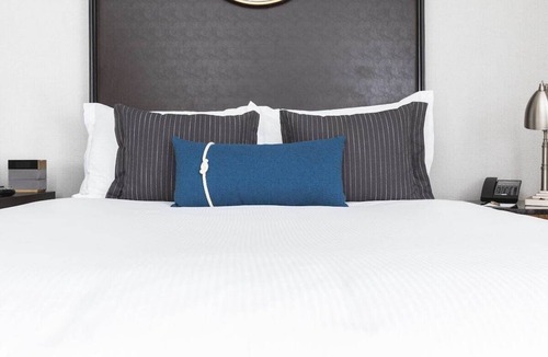 South Beach Hotel | King Room with Direct Bay Bridge Views + Free Breakfast | 1 Mile to Oracle Park