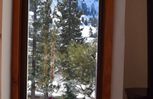 Olympic Valley House | KT Hideaway - Cozy Palisades Condo