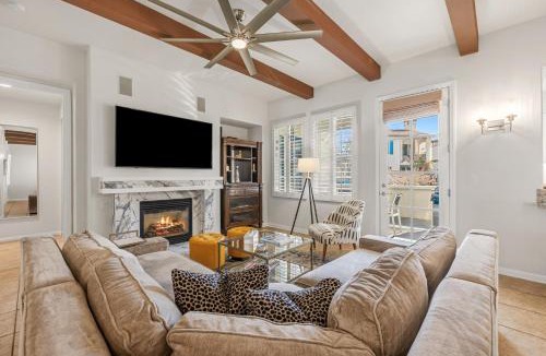 La Quinta Apartment | L44 Luxurious 2 Story Townhome - Newly Remodeled! condo