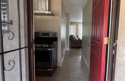 Mount Helix House | La Casita Guest House, private fenced yard & with heat and AC, pet friendly