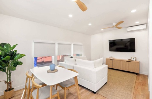 Beach Barber Tract Villa | La Jolla Villa by the Sea - Walk to Windansea
