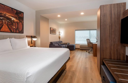 Galt Hotel | La Quinta Inn & Suites By Wyndham Galt Lodi North