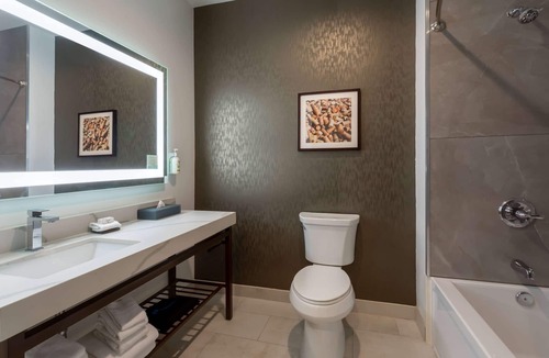 Galt Hotel | La Quinta Inn & Suites By Wyndham Galt Lodi North