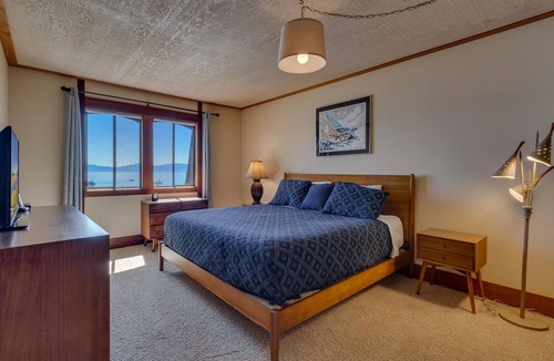 Tahoe Tavern House | Lake Front w/Panoramic View-Steps to Shore-Pier/Pool/Tennis-Walk to Tahoe City!