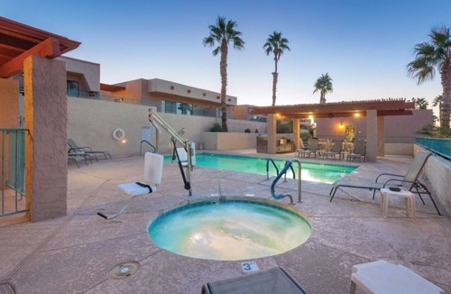 Lake Havasu City Apartment | Lake Havasu City | Couples Lake Retreat | Pool + Hot Tub