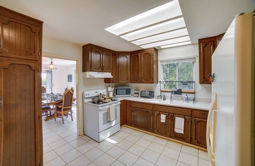 Kelseyville House | Lake House retreat with great lake & mountain views. Close to lake access &parks