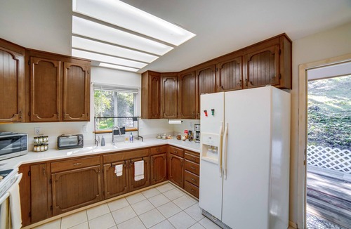 Kelseyville House | Lake House retreat with great lake & mountain views. Close to lake access &parks