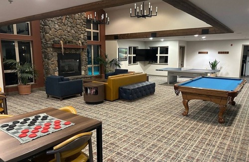 Elk Point Resort | Lake Tahoe | Alpine Lake Retreat | Pool + Lake