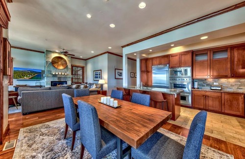 Sierra Shores Condo | Lakefront Luxury, Walkable, Gym, Hot Tub | PEAK 15