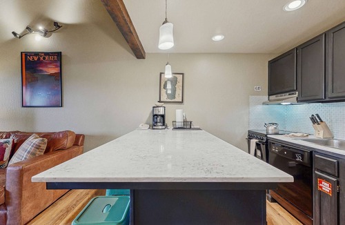 South Lake Tahoe Apartment | Lakefront retreat with shared pool, hot tub, & sauna - near shopping & skiing