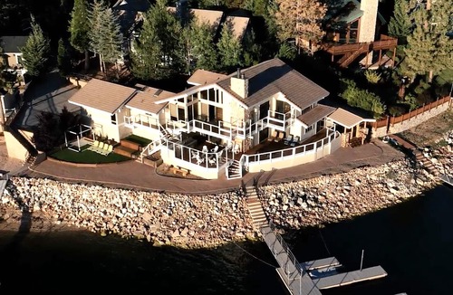 Big Bear Lake House | Lakefront Retreat: Mountains, Hot Tub, Dock, Kayaks. Breathtaking Sunset Getaway