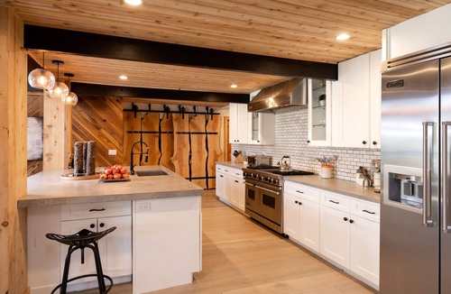 Big Bear Lake House | Lakeside luxury, Dock, 2 fireplaces, paddle board, Kayaks