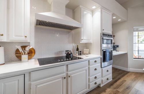 Val Vista Lakes House | Lakeside Paradise: Hot Tub, Pool, Golf & Games