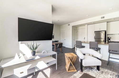 Temecula Apartment | Landing | Amazing 1BD, Gym, Yoga Studio