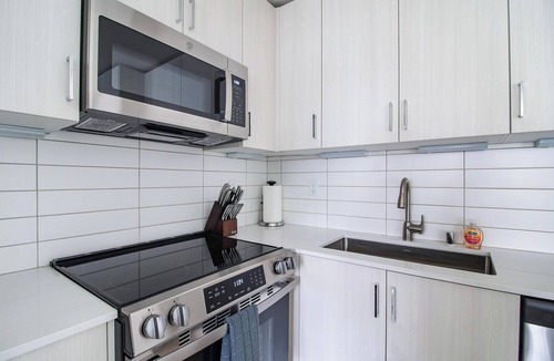 Temecula Apartment | Landing | Chic 1BD, Yoga Studio, Game Room