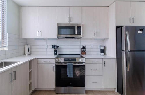 Temecula Apartment | Landing | Spectacular 2BD, Game Room, Gym
