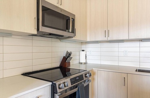 Temecula Apartment | Landing | Stunning 1BD, Game Room, Yoga Studio