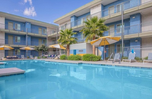 Goodyear Apartment | Landing | Stunning 1BD, Yoga Studio, Pool