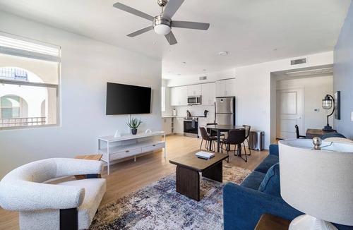 Temecula Apartment | Landing | Stunning 2BD, Gym, Yoga Studio