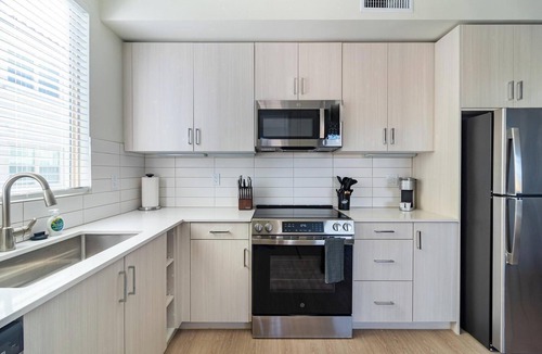 Temecula Apartment | Landing | Stunning 2BD, Gym, Yoga Studio
