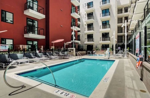 Pacific Terrace Apartment | Landing | Stunning Studio, Gym, Clubhouse