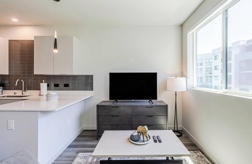 Reno/Tahoe Airport Apartment | Landing | Stylish 1BD, Gym, Yoga Studio