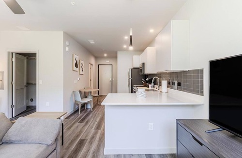 Reno/Tahoe Airport Apartment | Landing | Stylish 1BD, Gym, Yoga Studio