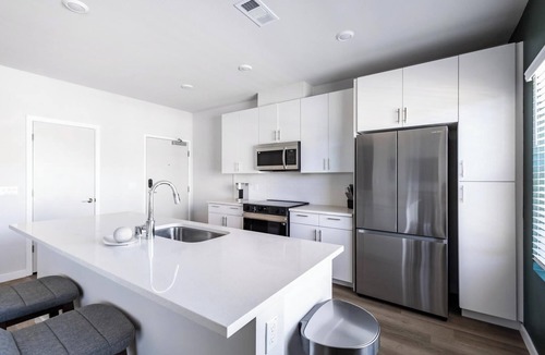 Santa Rosa Apartment | Landing | Stylish 1BD, Gym, Courtyard