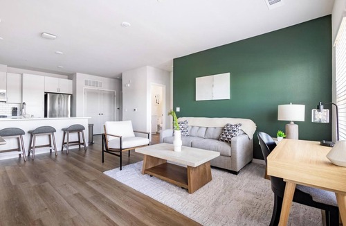 Santa Rosa Apartment | Landing | Stylish 2BD, Gym, Courtyard