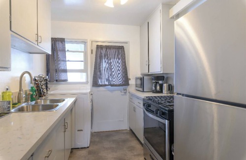 Pasadena Apartment | Large 1BR Retreat, Steps from Shops & Market