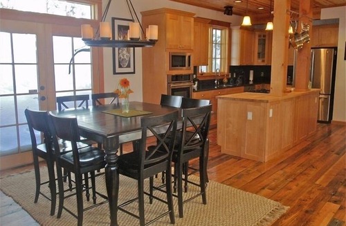 Truckee House | Large Home - Passes to Private Amenities, pools, gym, etc/20 min. to ski resorts