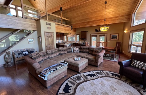 Lake Davis Ski Chalet | Large Luxury Cedar Home in the Forest at Lake Davis near golf courses