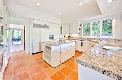 Country Club House | Last Minute Deals/A/C/Hot Tub/Great Family Home