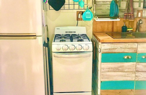 Hollywood House | LE PETIT LOFT HOLLYWOOD, in GATED COMPOUND, 5-STAR: LOCATION, LOCATION, LOCATION