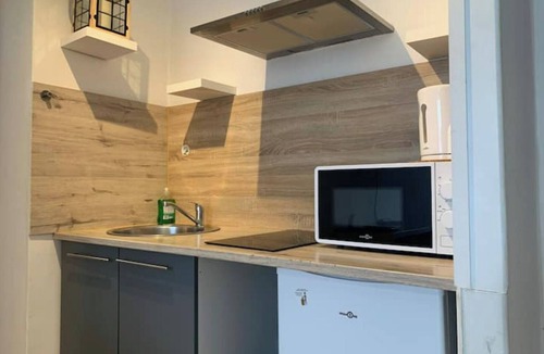 Bellevue Apartment | Le Saint-mathieu - Commerces et Transports-parking