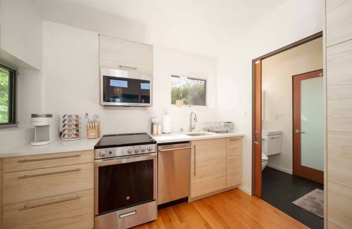 Studio Village Apartment | Lemon Tree Loft: Chic Studio in the Heart of Culver City