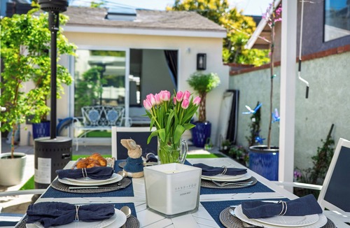 Seaside House | Light-filled spaces, coastal tones, and a relaxed beach atmosphere.