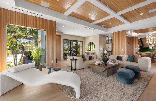 Bel Air House | Linda Flora - Bel Air Oasis with Rooftop Deck