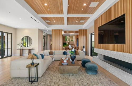 Bel Air House | Linda Flora - Bel Air Oasis with Rooftop Deck