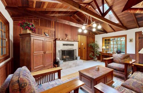 Little River House | Little River Retreat- Dog Friendly with Grill