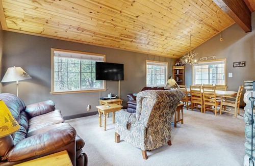 Truckee House | Lodge-Inspired Home Near 5-Star Tahoe Donner Facilities & Ski Resorts
