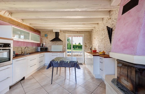 Rilly-sur-Loire House | Longère Pierre de Ronsard: Charming Country House Near Loire Castles