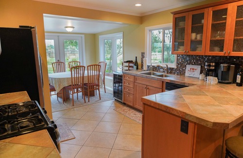 Santa Ynez Cottage | Lovely 1-bedroom cottage in Santa Ynez on 4.3 acre Olive farm. Pet friendly, AC.