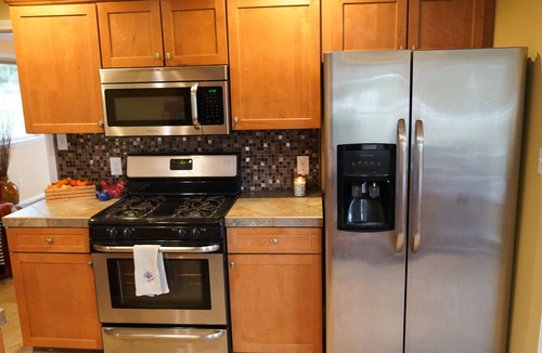 Santa Ynez Cottage | Lovely 1-bedroom cottage in Santa Ynez on 4.3 acre Olive farm. Pet friendly, AC.