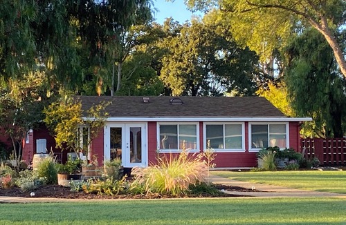 Santa Ynez Cottage | Lovely 1-bedroom cottage in Santa Ynez on 4.3 acre Olive farm. Pet friendly, AC.