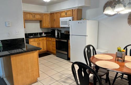 Fresno Apartment | Lovely 1bed,1bath condo with free parking