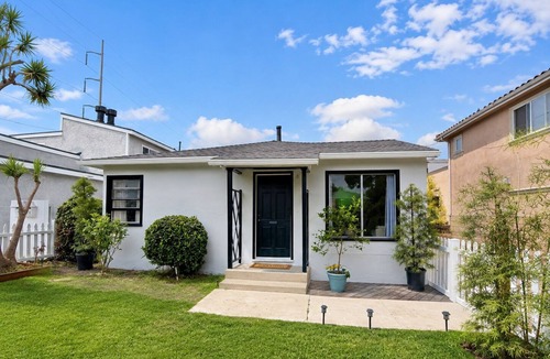 Lawndale House | Lovely 2-bedroom house, SoFI, Manhattan Beach, LAX 10 minutes away