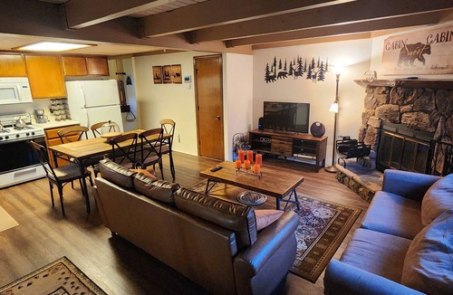 Big Bear Lake Cabin | Lovely 2-bedroom cozy cabin in center of Big Bear Lake, close to all attractions